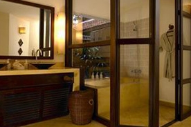 Superior Seaview Villa Bathroom